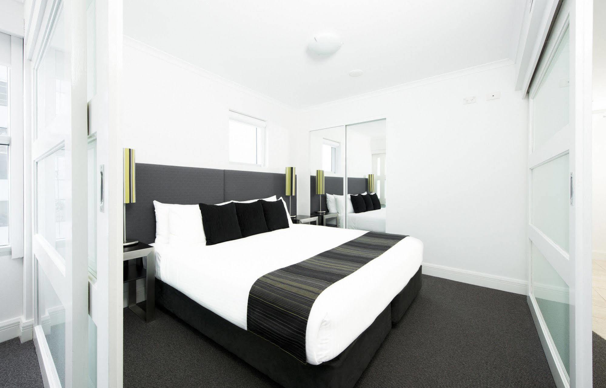 มันตรา ออน เคนต์ ซิดนีย์ Aparthotel ภายนอก รูปภาพ